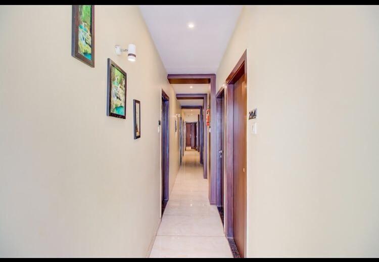 Hotel Emerald Near T2 International Airport מומביי מראה חיצוני תמונה